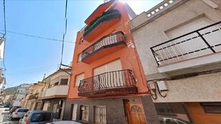 Pis  Carrer de l'almirall federico gravina. Roses (gerona). sin posesión (no se puede visitar ni hipotecar).