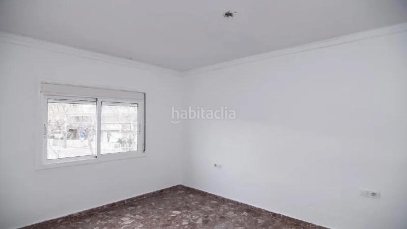 Foto a42e73c7-7b22-49fd-a282-1de708bf7fa8. Piso (tarragona). "okupado" (no se puede visitar ni hipotecar). en Cambrils
