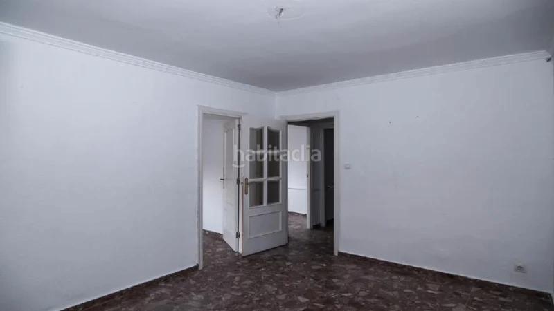 Foto dce48162-bb42-415b-b17a-f518cc2b16d5. Piso (tarragona). "okupado" (no se puede visitar ni hipotecar). en Cambrils