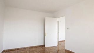 Pis  Carrer ronda. Cambrils (tarragona). "okupado" (no se puede visitar ni hipoteca