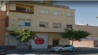 Local Comercial  Carrer del cantàbric. Reus, (tarragona). "okupado" (no se puede visitar ni hipotecar).