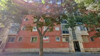 Pis  Carrer de pere martell. Salou, (tarragona). "okupado" (no se puede visitar ni hipotecar)