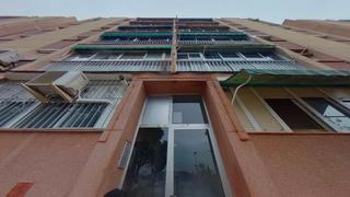 Pis  Carrer arquitecte gaudí. Tarragona, (tarragona). "okupado" (no se puede visitar ni hipote
