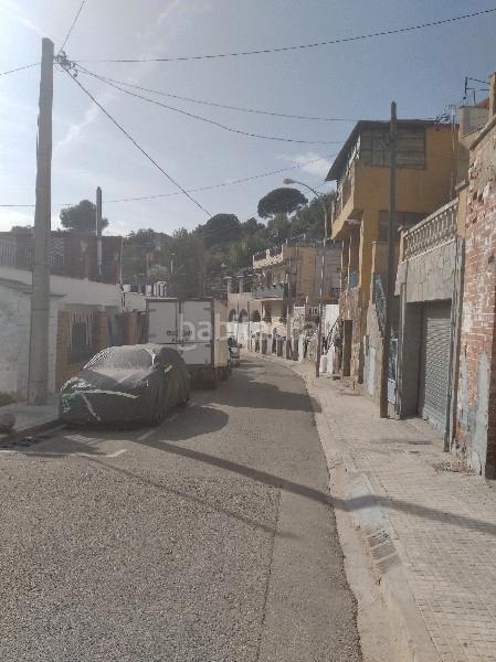 Foto 710437c1-ad31-47d0-ae5b-758107ce5c60. Casa adossada a Sant Vicenç dels Horts