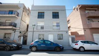 Flat  Calle francolí. Tarragona (tarragona). "okupado" (no se puede visitar ni hipotec