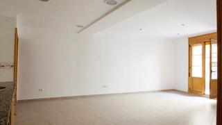 Flat  Carrer del carme. Valls, (tarragona). "okupado" (no se puede visitar ni hipotecar)