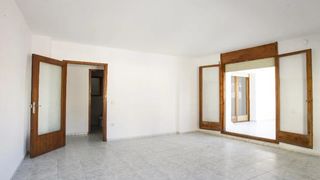 Flat  Carrer dels metges. Valls, (tarragona). "okupado" (no se puede visitar ni hipotecar)