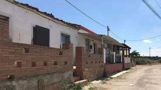 House  Partida mariola. Lleida (lérida). "okupado" (no se puede visitar ni hipotecar).