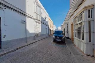 Pis  Calle gravina. San fernando (cádiz). "okupado" (no se puede visitar ni hipoteca