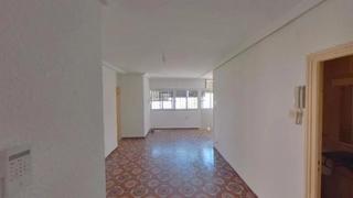 Piso  Calle del río tajo. Murcia. "okupado" (no se puede visitar ni hipotecar)