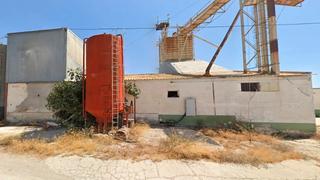 Bâtiment à usage industriel  Paraje ermita. Puerto lumbreras (murcia). "okupado" (no se puede visitar ni hip