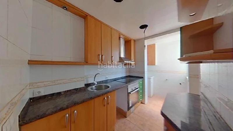 Foto 21f36ea6-c6d8-4d70-96b6-b707865fd7e9. Piso hospitalet de llobregat (l) (barcelona). "okupado" (no se puede visitar ni hipotecar). en Hospitalet de Llobregat (L´)