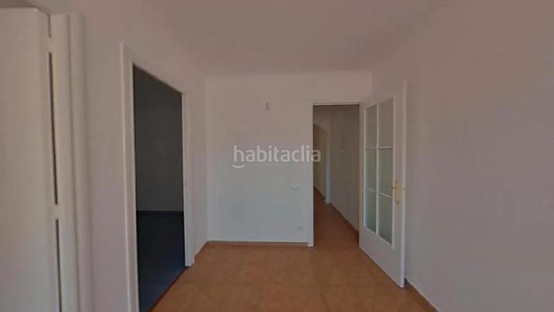 Foto 4e3ea213-cbd8-4243-9c3b-2d7804611422. Piso hospitalet de llobregat (l) (barcelona). "okupado" (no se puede visitar ni hipotecar). en Hospitalet de Llobregat (L´)