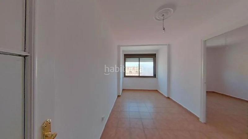 Foto 71bb92d7-cc99-4bbb-96af-c8b10e05a04e. Piso hospitalet de llobregat (l) (barcelona). "okupado" (no se puede visitar ni hipotecar). en Hospitalet de Llobregat (L´)