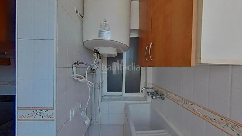 Foto 7fc24f53-8109-40b2-8b15-a12d9ac582b5. Piso hospitalet de llobregat (l) (barcelona). "okupado" (no se puede visitar ni hipotecar). en Hospitalet de Llobregat (L´)