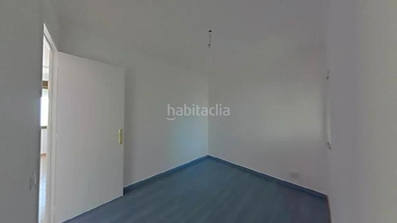 Foto a3e5a20a-b176-4072-954d-c291a932710a. Piso hospitalet de llobregat (l) (barcelona). "okupado" (no se puede visitar ni hipotecar). en Hospitalet de Llobregat (L´)