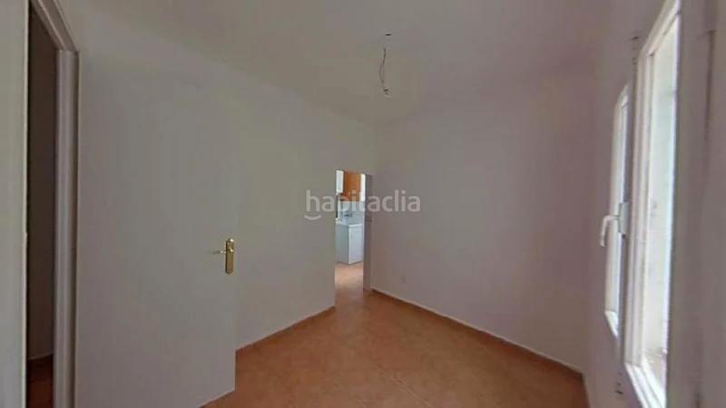 Foto dad7c158-28fa-4870-b608-501f7ce602cd. Piso hospitalet de llobregat (l) (barcelona). "okupado" (no se puede visitar ni hipotecar). en Hospitalet de Llobregat (L´)