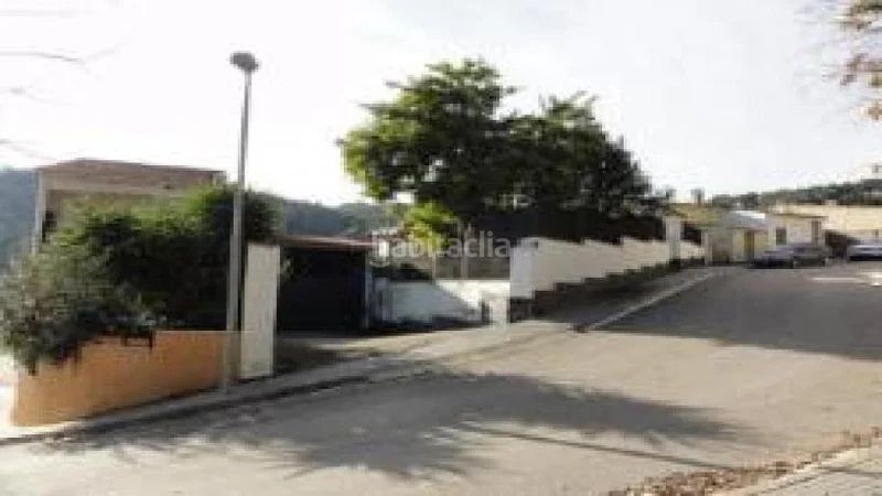 Foto da0de38a-545c-48d5-b3ba-02e155797d56. Terreno residencial (barcelona). "okupado" (no se puede visitar ni hipotecar). en Piera