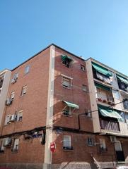 Pis  Calle de josé del pino jiménez. Madrid (madrid). "okupado" (no se puede visitar ni hipotecar).