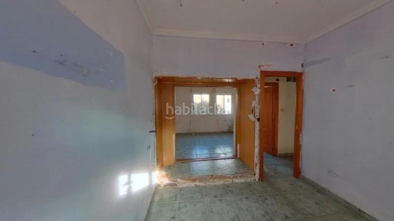 Foto 1848d76e-e79e-48e1-95f4-4618ac454279. Piso (alicante). "okupado" (no se puede visitar ni hipotecar). en Villena