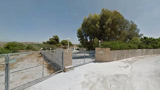 Xalet  Camí de la cova. Elche/elx (alicante). "okupado" (no se puede visitar ni hipoteca