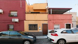 Casa adossada  Carrer del freser. Sabadell (barcelona). "okupado" (no se puede visitar ni hipoteca