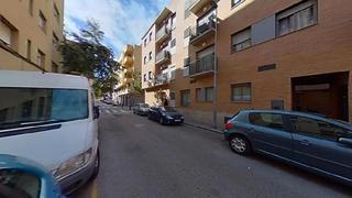 Pis  Carrer del montseny. Girona (gerona). "okupado" (no se puede visitar ni hipotecar).