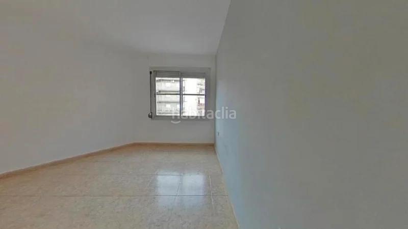 Foto 17c39d11-4107-4729-99d1-aac03153ac34. Piso (barcelona). "okupado" (no se puede visitar ni hipotecar). en Mataró