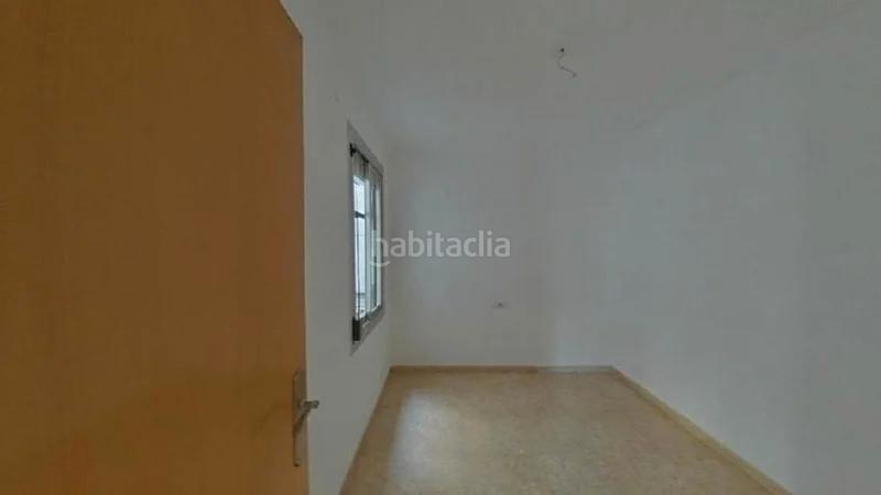 Foto 2a8d30e1-0142-4548-9a1a-1fc16194fbd8. Piso (barcelona). "okupado" (no se puede visitar ni hipotecar). en Mataró