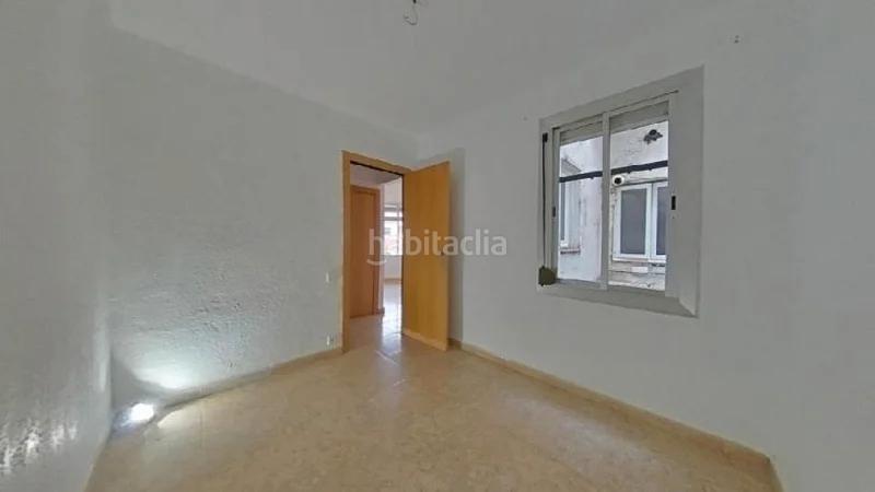 Foto 7383c307-3f8b-456b-9947-582d0702f4eb. Piso (barcelona). "okupado" (no se puede visitar ni hipotecar). en Mataró