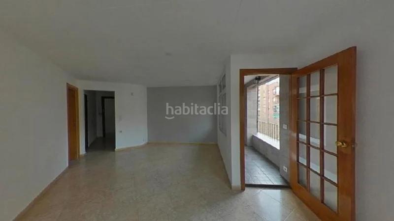 Foto b1eb03e6-398c-488c-8eca-aca04bde5a07. Piso (barcelona). "okupado" (no se puede visitar ni hipotecar). en Mataró