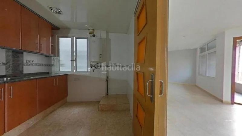 Foto cd82b877-075d-43fd-86e0-1bd487036e31. Piso (barcelona). "okupado" (no se puede visitar ni hipotecar). en Mataró