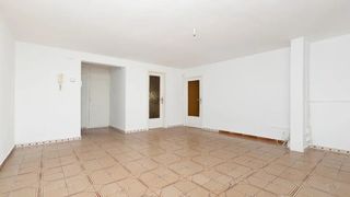 Appartement  Polígon merinals. Sabadell (barcelona). "okupado" (no se puede visitar ni hipoteca