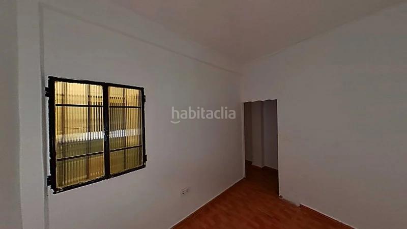 Foto 404876fa-39f5-4a3c-9ce3-99e0a82a8bea. Piso (). "okupado" (no se puede visitar ni hipotecar). en Sevilla