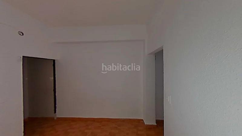 Foto 964723be-9211-4d38-8246-96a97f1c2cfd. Piso (). "okupado" (no se puede visitar ni hipotecar). en Sevilla