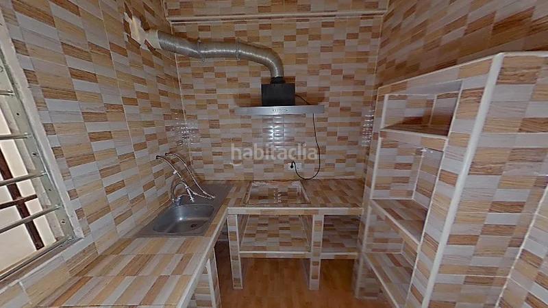 Foto cb32df82-3f41-4a98-841e-51296a51a8bf. Piso (). "okupado" (no se puede visitar ni hipotecar). en Sevilla