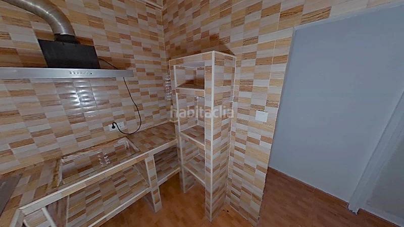 Foto e590d92a-047d-4bbe-979a-aa46ca043741. Piso (). "okupado" (no se puede visitar ni hipotecar). en Sevilla