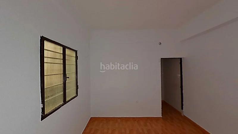 Foto e6314f07-68af-466a-be25-8ba0c287f3c3. Piso (). "okupado" (no se puede visitar ni hipotecar). en Sevilla