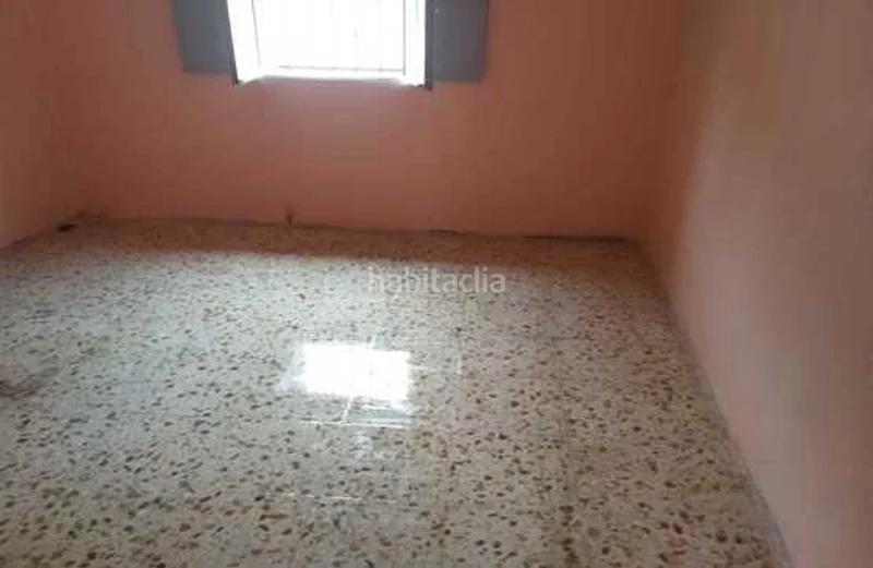 Foto ac0e8539-fe95-4ef3-99fa-424f6a251b41. Maison dans Láchar