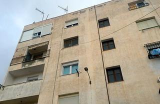 Pis  Calle higuera. Almería (almería). "okupado" (no se puede visitar ni hipotecar).