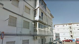 Flat  Calle joaquin turina. Sanlúcar de barrameda (cádiz). "okupado" (no se puede visitar ni