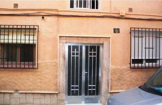 Appartement  Calle pétalo. Almería (almería). "okupado" (no se puede visitar ni hipotecar).