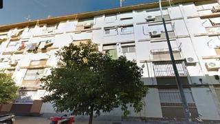 Piso  Calle osa mayor. Sevilla (sevilla). "okupado" (no se puede visitar ni hipotecar).