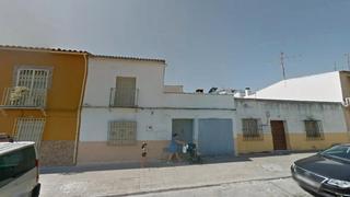 Casa adossada  Calle corazón de jesús. Lucena (córdoba). "okupado" (no se puede visitar ni hipotecar).