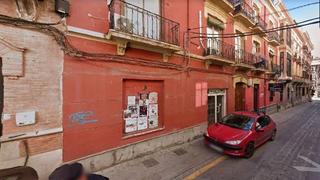 Pis  Calle azacayas. Granada (granada). sin posesión “ocupado” (no se puede visitar n