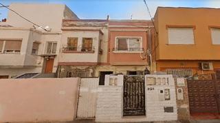 Pis  Calle juglar de medinacelli. Almería (almería). sin posesión “ocupado” (no se puede visitar n