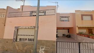 Casa adossada  Calle corona. Almería (almería). sin posesión “ocupado” (no se puede visitar n
