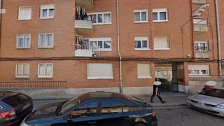 Appartement  Calle federico garcía lorca. Venta de baños (palencia). sin posesión “ocupado” (no se puede v