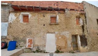 Casa in Requena. Procedente de banco