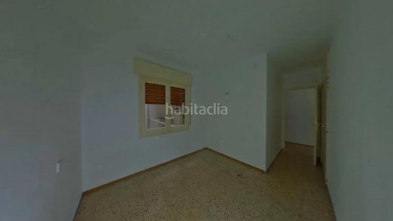 Foto 54bc6b66-5fb4-4306-8b10-f2c3c762e1f8. Piso (gerona). "okupado" (no se puede visitar ni hipotecar). en Figueres